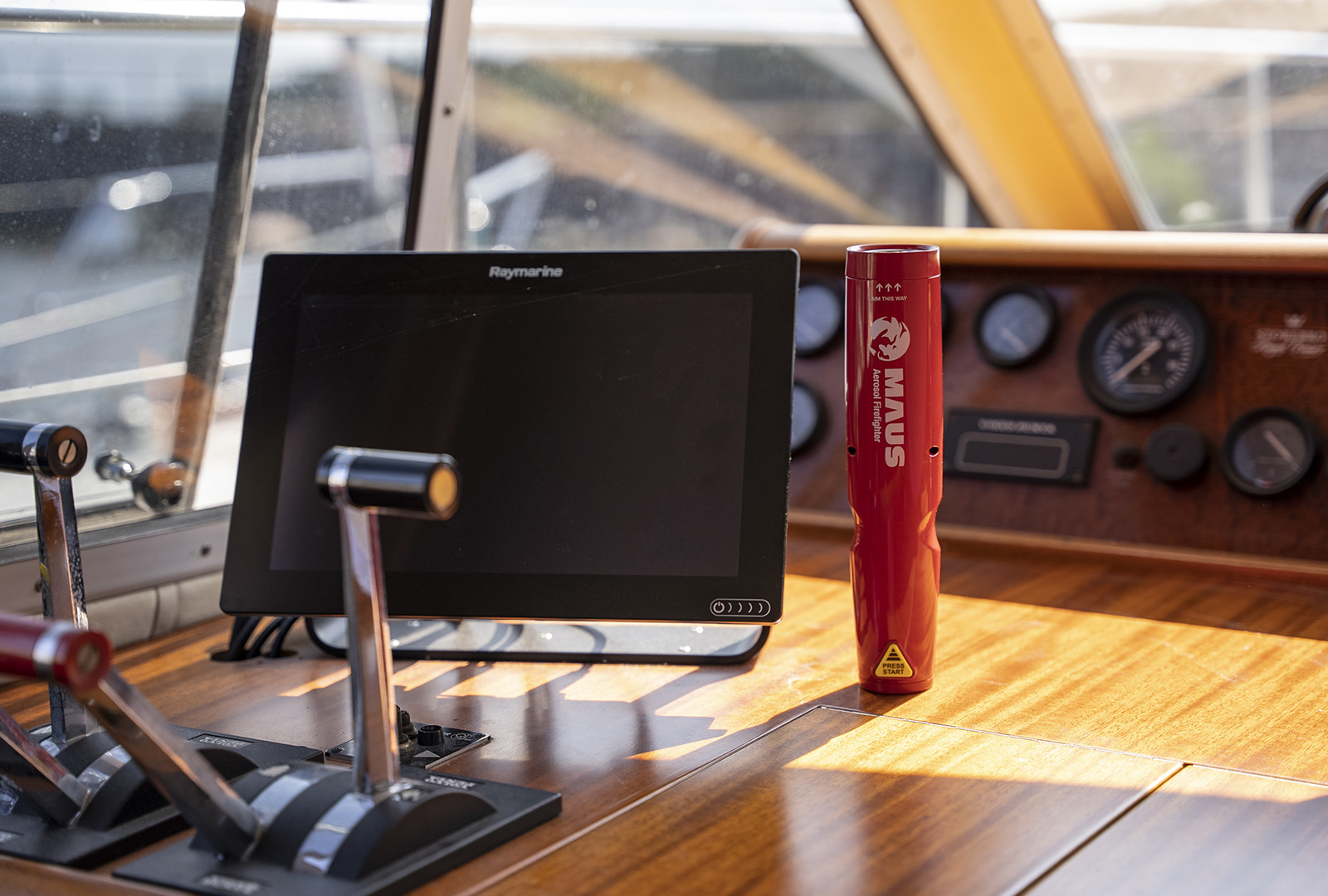 Maus-spain-espacios-barcos_0006_MAUS Xtin Klein Boat(1)