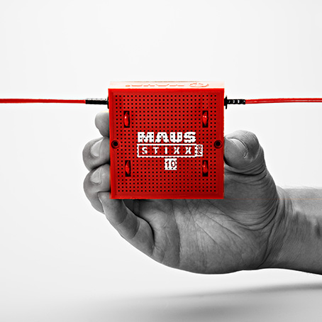 maus-stixx-pro_0001_Maus_STIXX_5_10_hand-bw