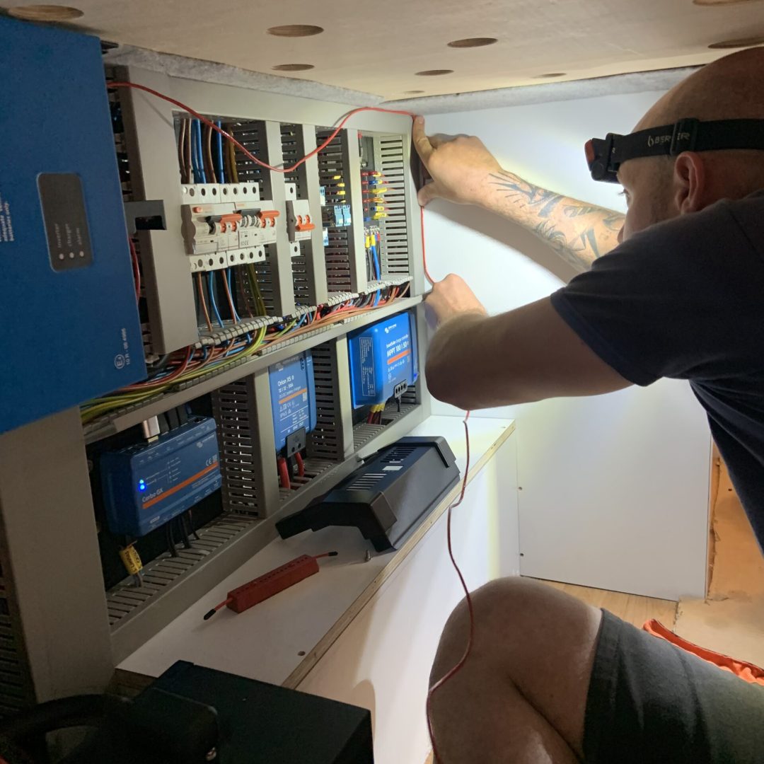 5 Proceso de instalacion aun con camper terminada