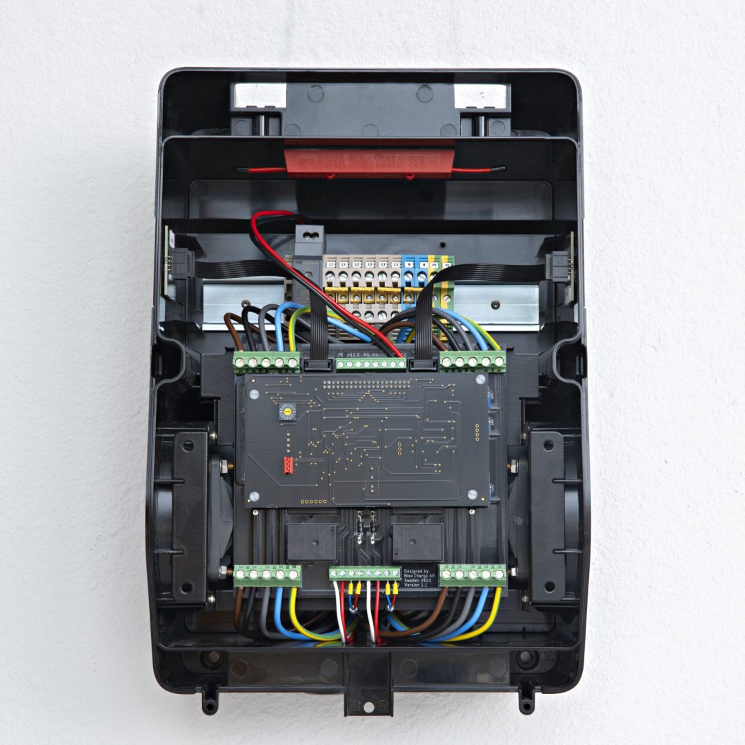 StixxPro_v1_charger_3