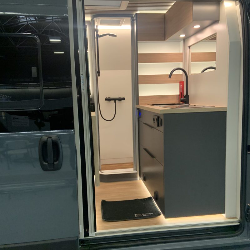 Xtin-Klein-instalación-1